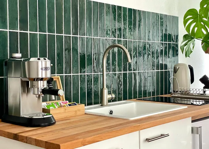 Luxurioese, 3 - Schlafzimmer Mit Tiefgarage & Balkon Apartamento *