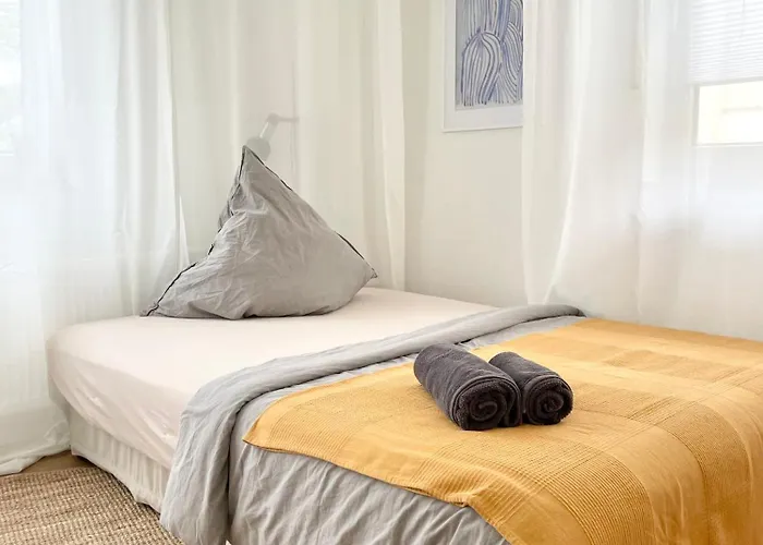 Luxurioese, 3 - Schlafzimmer Mit Tiefgarage & Balkon Hochheim am Main